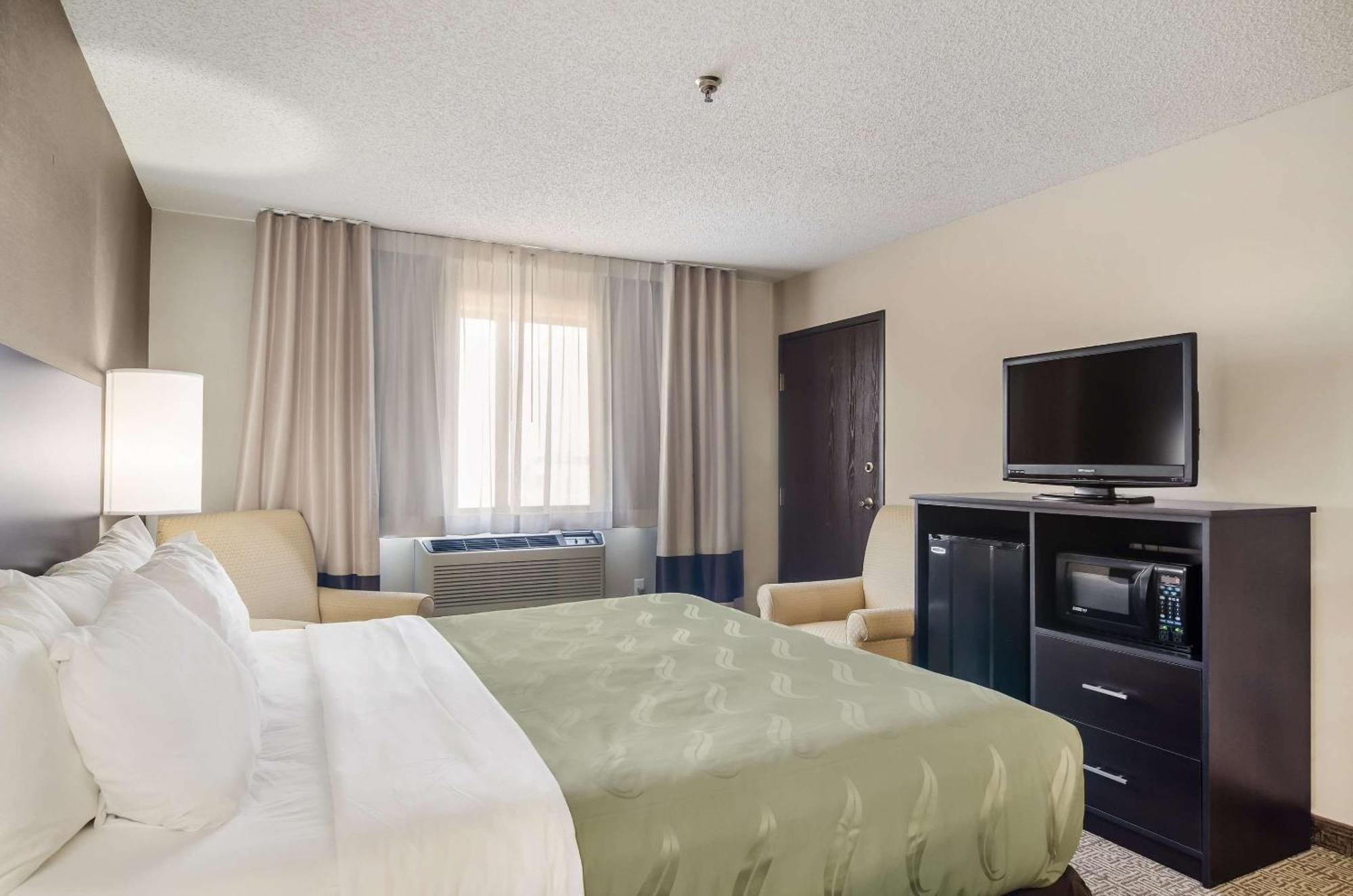 Quality I-70 Hotel 2*