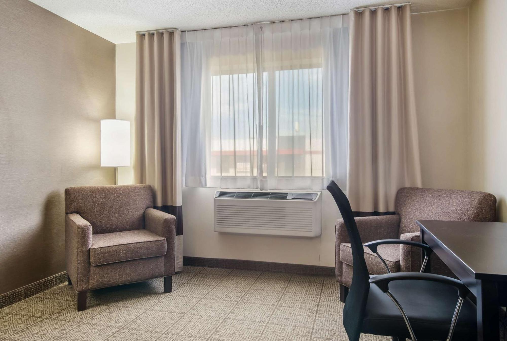 Hotel Quality I-70 2*