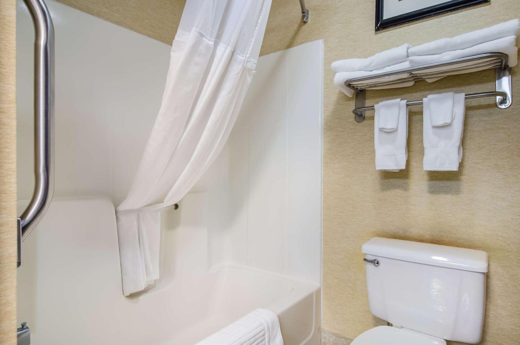 Quality I-70 Hotel Goodland