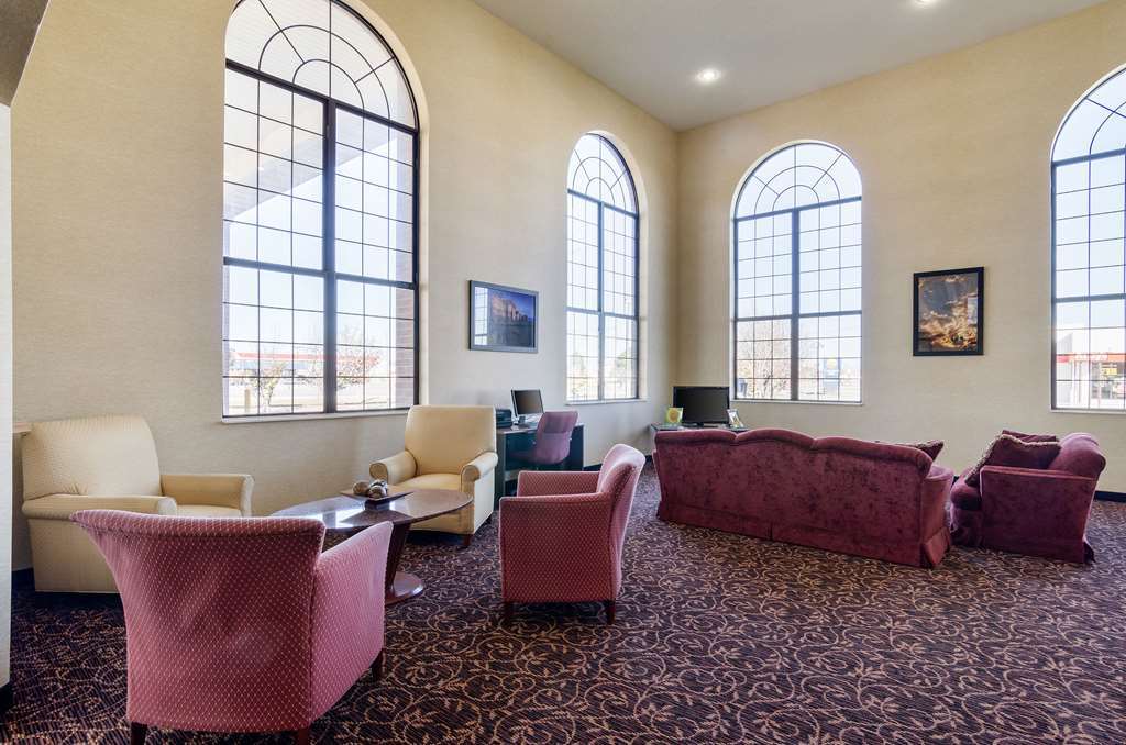 Quality I-70 Hotel 2*